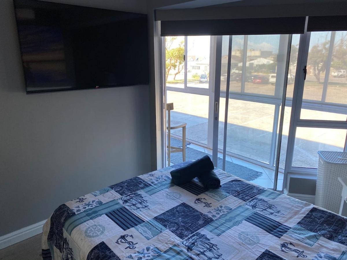 Modern Apartment Walking Distance To Main Beach Restaurants And Other Amenities Джефрис-Бей Экстерьер фото