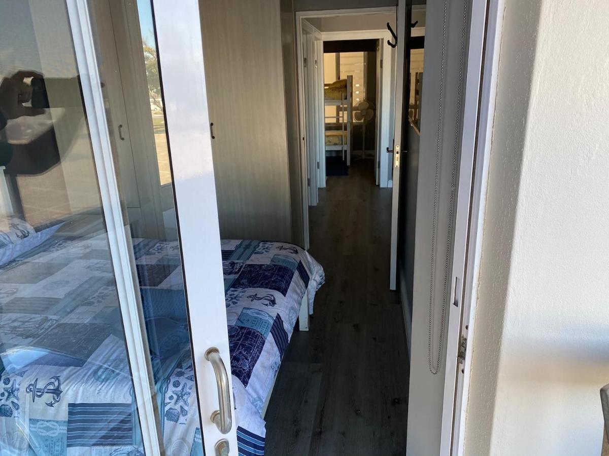 Modern Apartment Walking Distance To Main Beach Restaurants And Other Amenities Джефрис-Бей Экстерьер фото