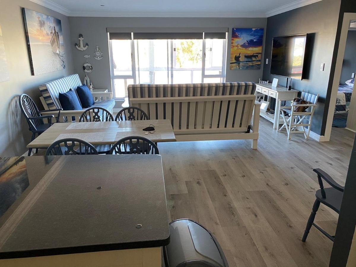 Modern Apartment Walking Distance To Main Beach Restaurants And Other Amenities Джефрис-Бей Экстерьер фото