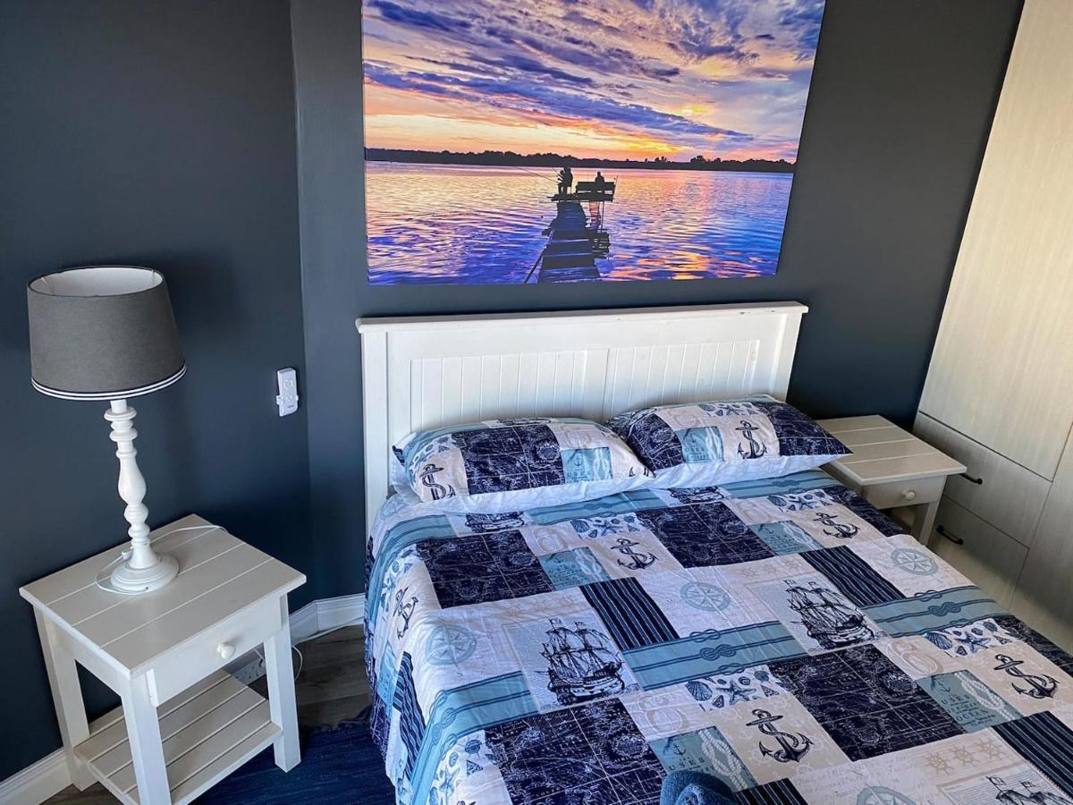 Modern Apartment Walking Distance To Main Beach Restaurants And Other Amenities Джефрис-Бей Экстерьер фото