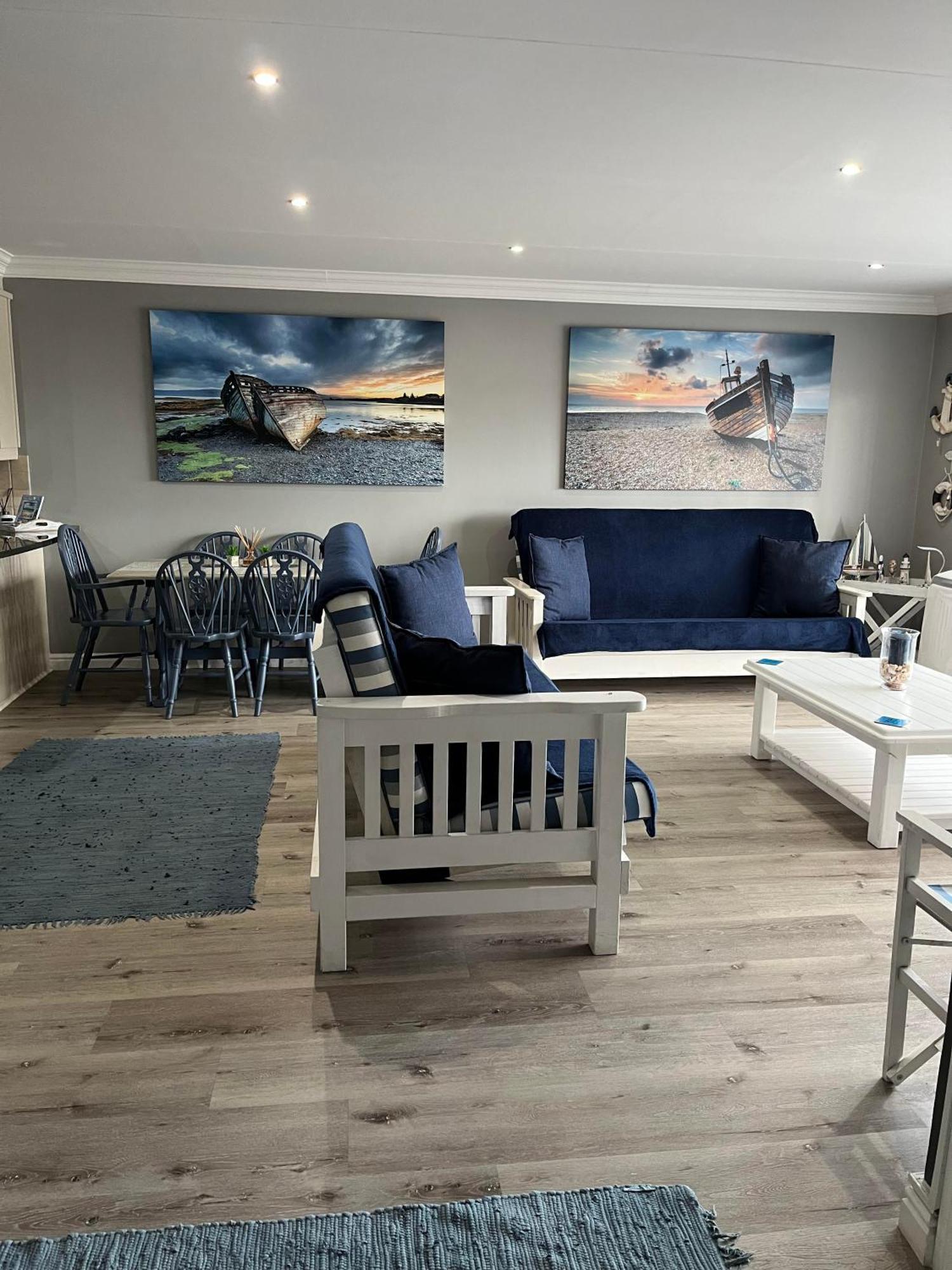 Modern Apartment Walking Distance To Main Beach Restaurants And Other Amenities Джефрис-Бей Экстерьер фото